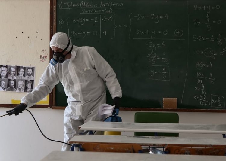 Κορωνοϊός: Κλείνουν για 14 ημέρες όλα τα εκπαιδευτικά ιδρύματα