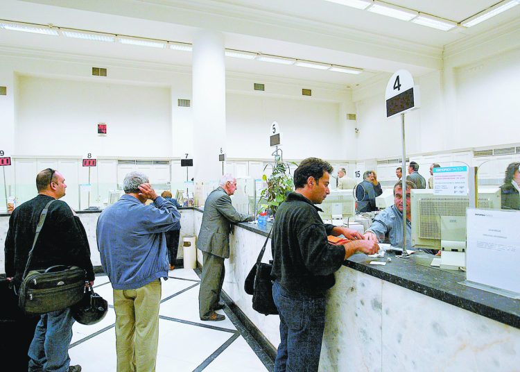Τράπεζες: Ξεκινούν μαζικές απολύσεις το 2020