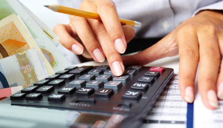 H κρυφή παγίδα της ρύθμισης των 100 δόσεων για τα Ταμεία: Η παράλογη διάταξη που βάζει χαράτσι 50%