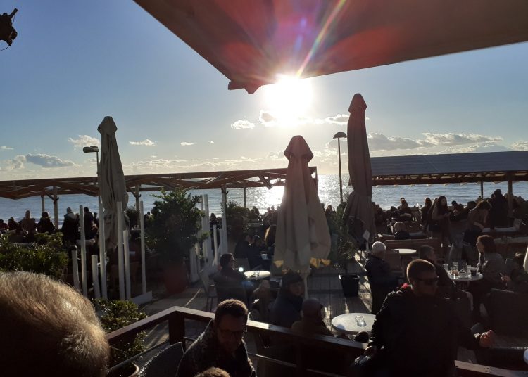 Κοσμοπλημμύρα στην Κουρούτα – Μαγικό ηλιοβασίλεμα