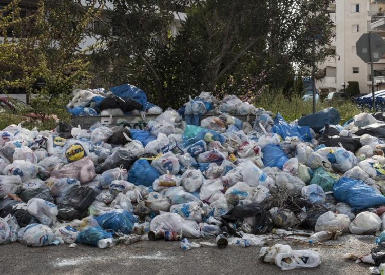 Ευρεία σύσκεψη συλλόγων για την αθλιότητα των σκουπιδιών στους Δήμους Πύργου και Ολυμπίας