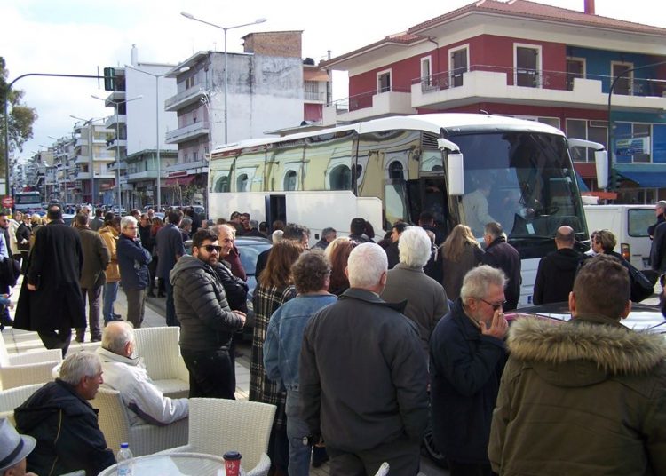 Λεωφορεία, ταξί, IX και οχήματα του Δήμου Πύργου ξεκινούν για τη συγκέντρωση στο Βουπράσιο