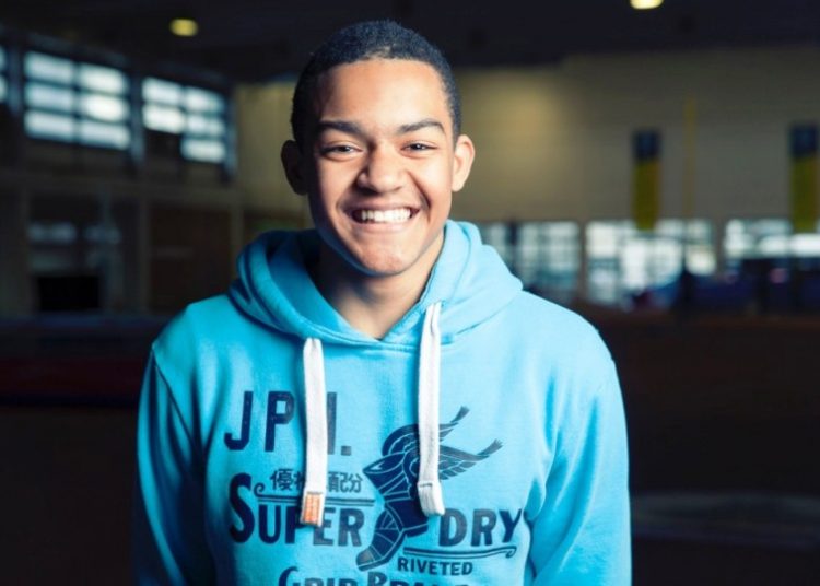 Ο Εμ. Καραλής νέο παγκόσμιο ρεκόρ στο επί κοντώ Παίδων!