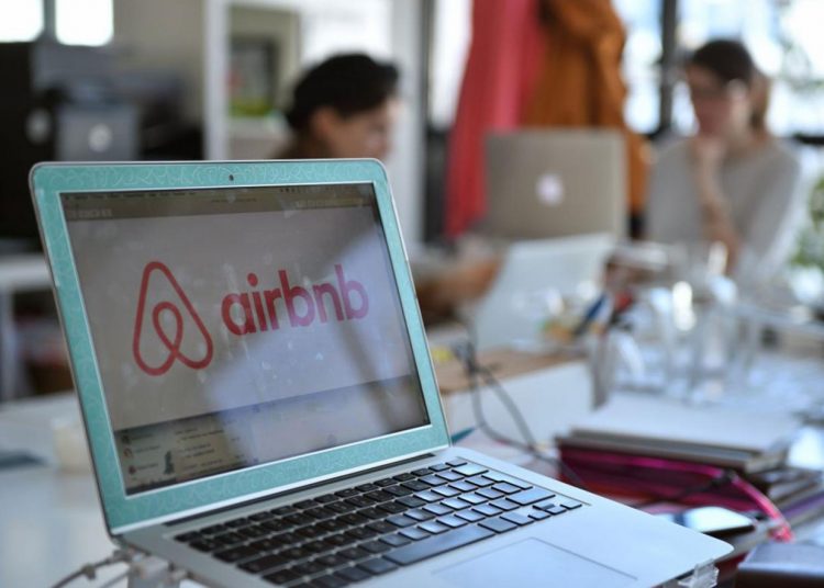 Πόσα βγάζουν όσοι νοικιάζουν τα καταλύματά τους μέσω Airbnb