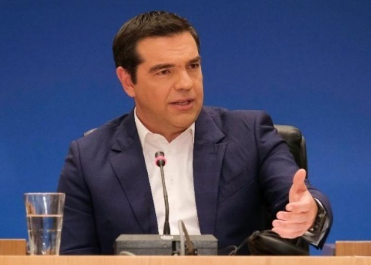 Κόντρα Τσίπρα – Πέτσα για τη μαθήτρια που λιποθύμησε από την πείνα στον Πύργο