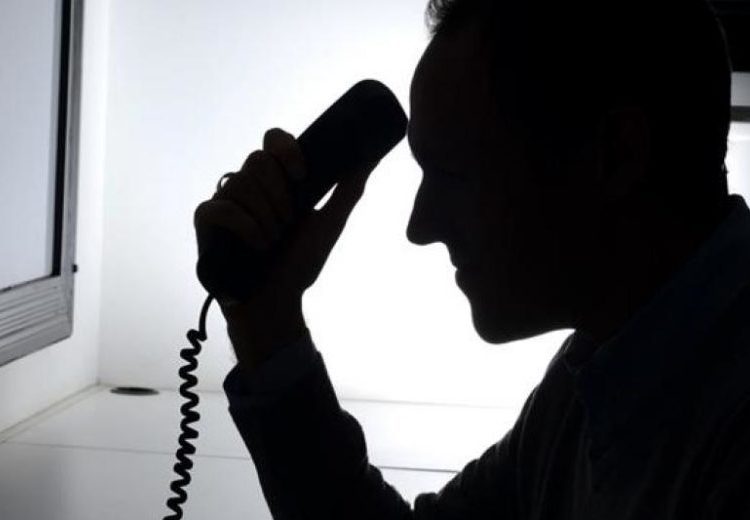 ΗΛΕΙΑ ΠΡΟΣΟΧΗ: Απατεώνες τηλεφωνούν σε συνταξιούχους για να τους αποσπάσουν χρήματα