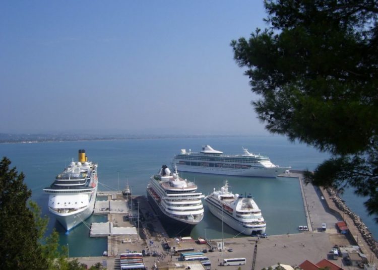 Δεν πάει άλλο! – Βάλτε τάξη στο λιμάνι του Κατακόλου!