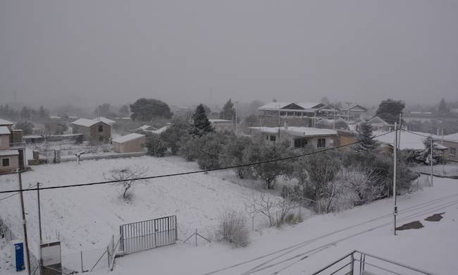 Καιρός: Συνεχίζεται και σήμερα (19/1) η κακοκαιρία – Δείτε πού θα χιονίσει (pics)