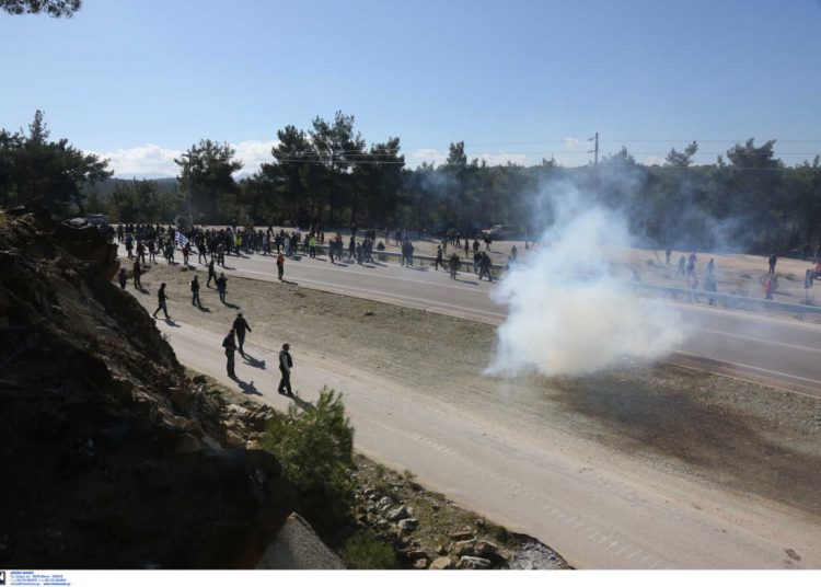 Με εντολή Μητσοτάκη αποσύρονται δυνάμεις των ΜΑΤ από Λέσβο – Χίο