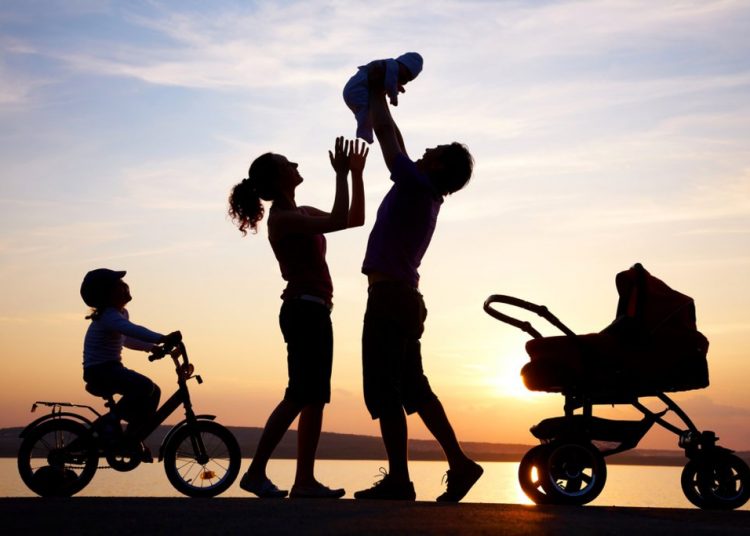 Εννέα αδελφάκια ζητούν μια αγκαλιά-Φιλοξενούνται στην Παιδιατρική του Ρίου και στο Καραμανδάνειο