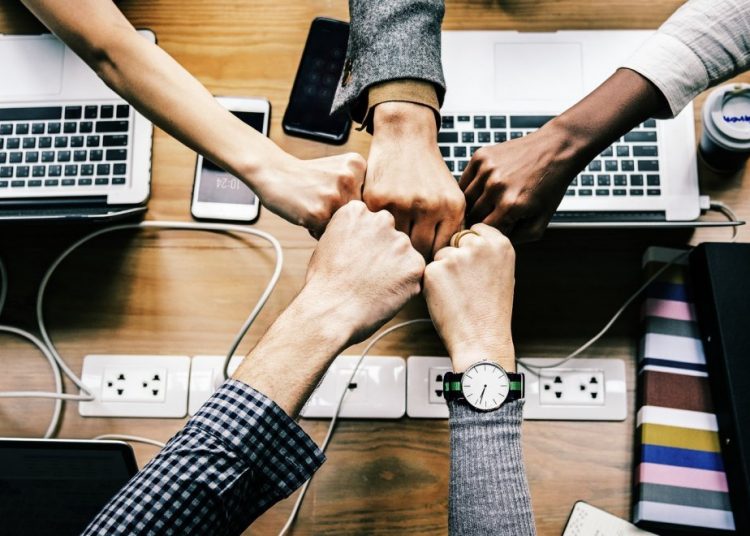 Μειώνονται οι κρατήσεις και αυξάνονται οι μισθοί – Αναλυτικά παραδείγματα