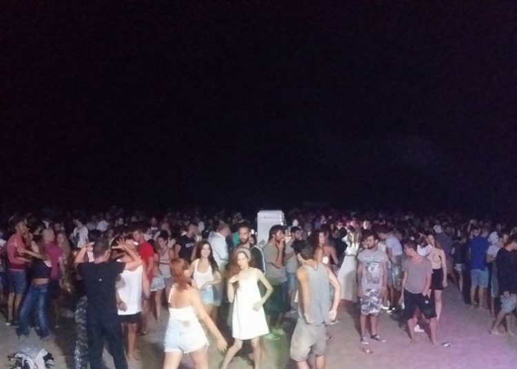 Με πολύ μεγάλη επιτυχία το μεγάλο BEACH PARTY του καλοκαιριού ! ! !