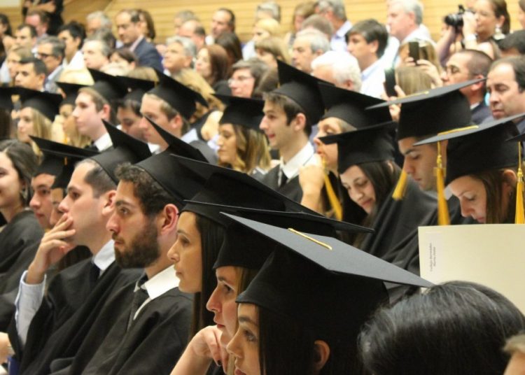 Κολέγια: Ισοτιμήθηκε πτυχίο φοίτησης πέντε εξαμήνων με πτυχίο ΑΕΙ φοίτησης πέντε ετών!