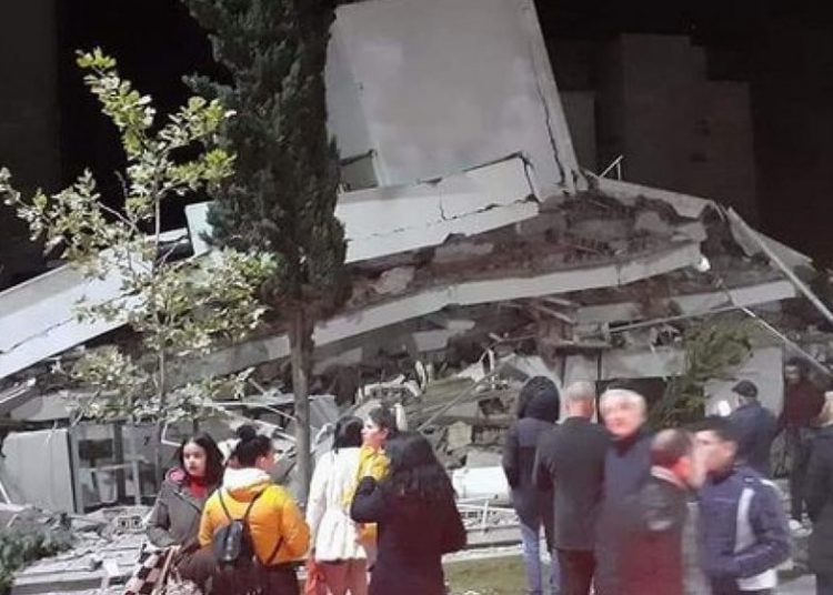 Τρόμος από 6,4 Ρίχτερ στην Αλβανία – Τουλάχιστον δέκα έξι άνθρωποι έχασαν τη ζωή τους
