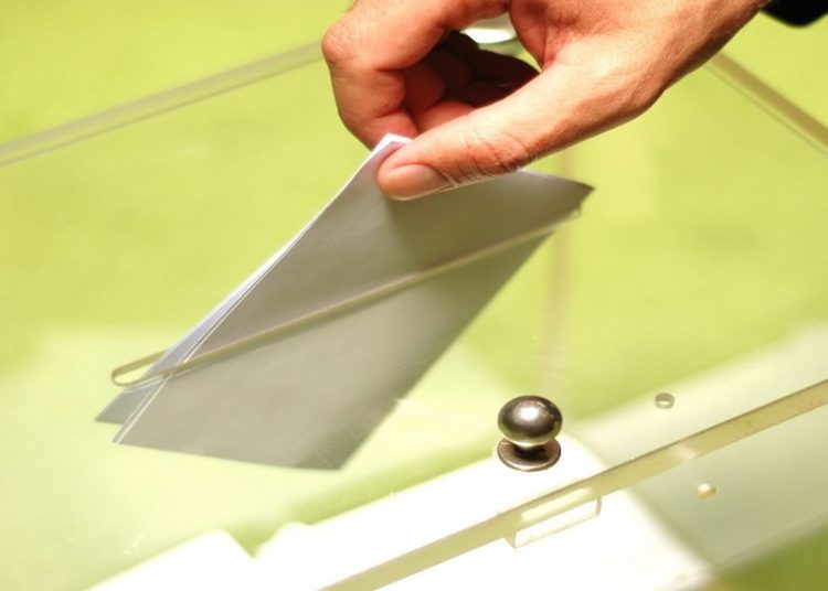 Οικονομικό επιμελητήριο: Ισοπαλία στις έδρες, μάχη ψήφο-ψήφο για την πρωτιά στη Δ.Ε.