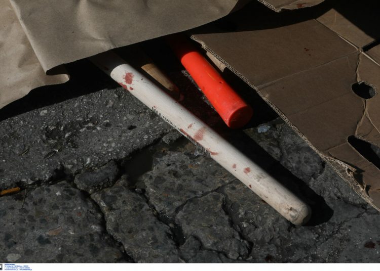 Συμπλοκή αλλοδαπών στο κέντρο: Απίστευτης αγριότητας έγκλημα μέρα μεσημέρι