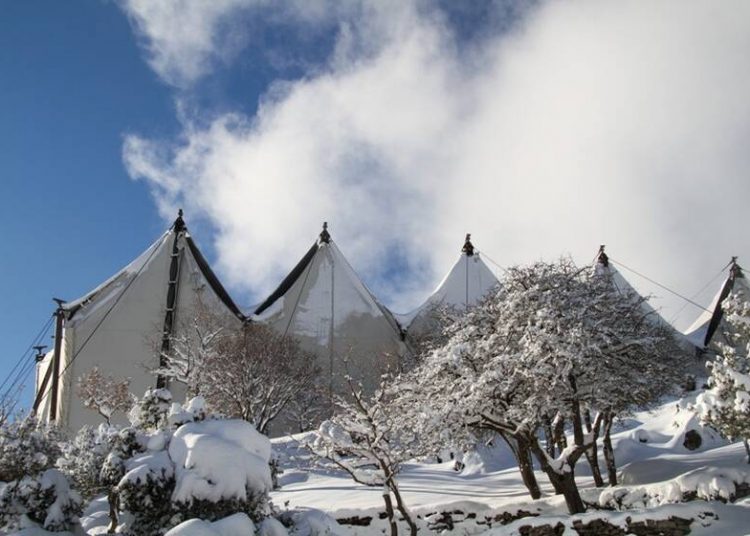 Δείτε τον χιονισμένο Ναό του Επικούριου Απόλλωνα (βίντεο)