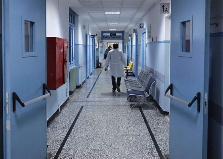 Κορωνοϊός: Καταργείται το επισκεπτήριο στα νοσοκομεία