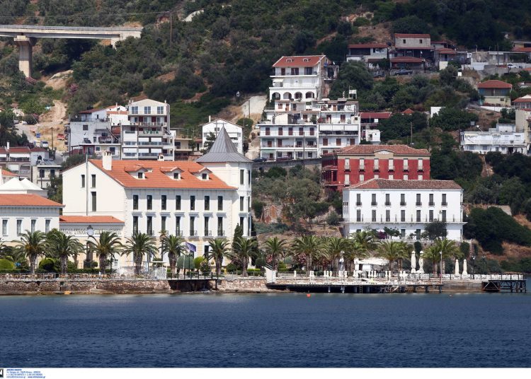 Κορωνοϊός: Κλείνουν τα εποχικά τουριστικά καταλύματα ως τις 30 Απριλίου