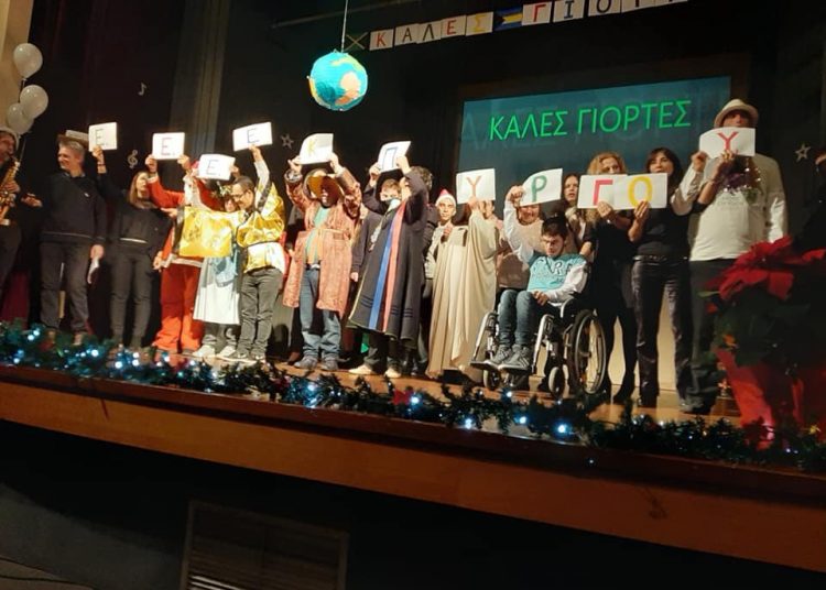 Μια υπέροχη Χριστουγεννιάτικη παράσταση από το ΕΕΕΕΚ Πύργου στο θέατρο Απόλλων στον Πύργο