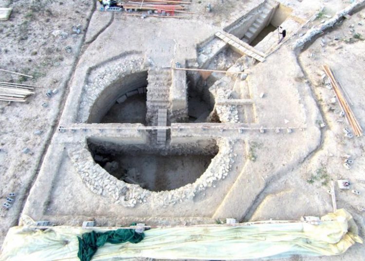 Συγκλονιστικά αρχαιολογικά ευρήματα δίπλα στον “Γρύπα Πολεμιστή” στην Πύλο! Ανακαλύφθηκαν ασύλητοι θολωτοί τάφοι!