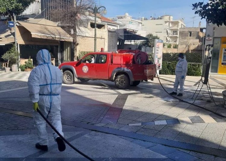 Εκστρατεία απολύμανσης των κοινόχρηστων χώρων στην Αμαλιάδα από τον Δήμο Ήλιδας