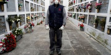 Κοροναϊός: Σοκ στην Ισπανία – 738 νεκροί σε μία ημέρα