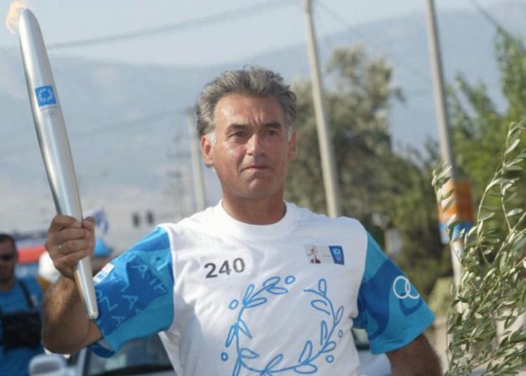 Τάσος Μπουντούρης: Σε κρίσιμη κατάσταση μετά από τροχαίο στην παραλιακή