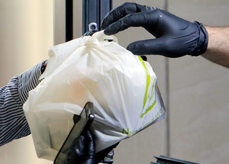 Δήμος Αρχ. Ολυμπίας: Διανομή προϊόντων TEBA σε ωφελούμενους προγράμματος Επισιτιστικής και Βασικής Υλικής Συνδρομής