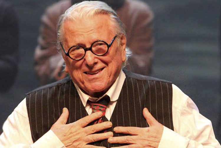 Δύσκολες ώρες για τον Βουτσά – Παραμένει στην εντατική