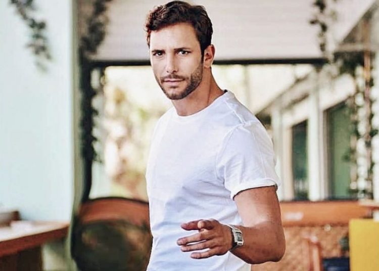 Μπελάδες για τον Ευθύμη Ζησάκη! Ηθοποιός τον κατηγορεί ότι προκάλεσε ατύχημα και εξαφανίστηκε