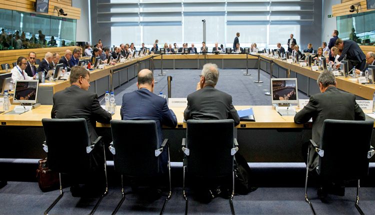 Δεν δίνει το πράσινο φως για τα 2 δισ. η ευρωζώνη