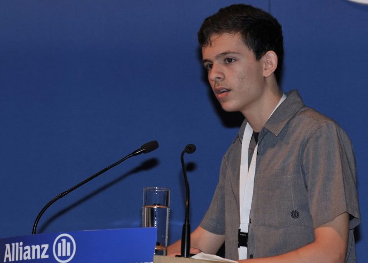 Γιάννης Μπάτας: Ο 19χρονος που έχει στήσει 5 start-up, έχει δουλέψει στο Ντουμπάι και φτιάχνει το ελληνικό «Facebook»