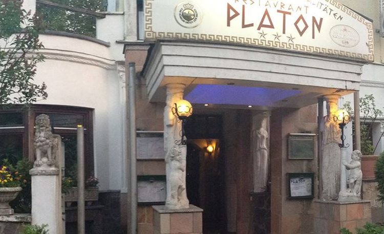 Επιστολή- οχετός σε ελληνικό εστιατόριο στη Γερμανία: “Γυρίστε στη διεφθαρμένη, σάπια και εντελώς ανίκανη χώρα σας”!