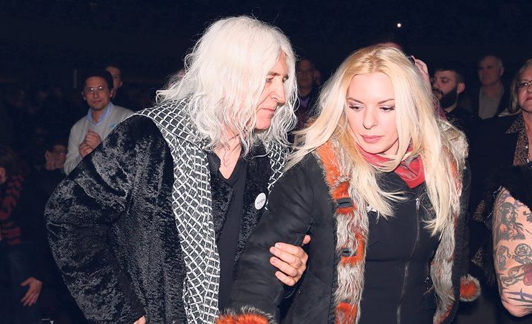 Νίκος Καρβέλας – Αννίτα Πάνια Το χρονικό ενός προαναγγελθέντος χωρισμού