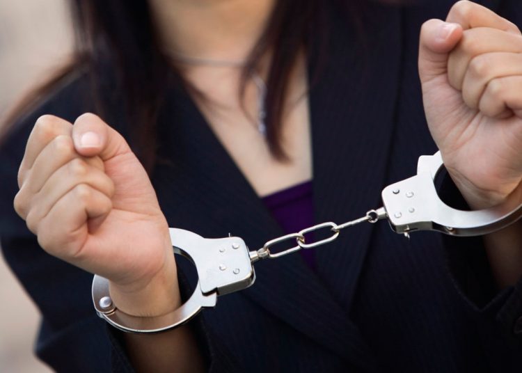 Σύλληψη στον Πύργο 67χρονης για καταδικαστική απόφαση