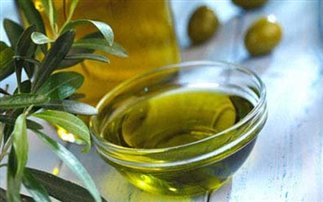 Σε είδος και φέτος το δικαίωμα έκθλιψης λαδιού, παρά τις αποφάσεις για μετρητοίς