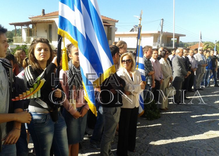 Κατάθεση στεφάνων στην Κρέστενα