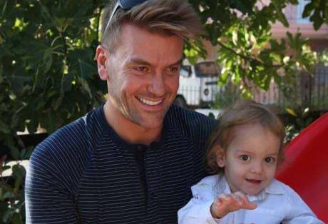 Βάλμη Ηλείας: Ο Σπύρος Σούλης βάφτισε το δέκατο παιδί της οικογένειας Διαμαντοπούλου (ΦΩΤΟ)