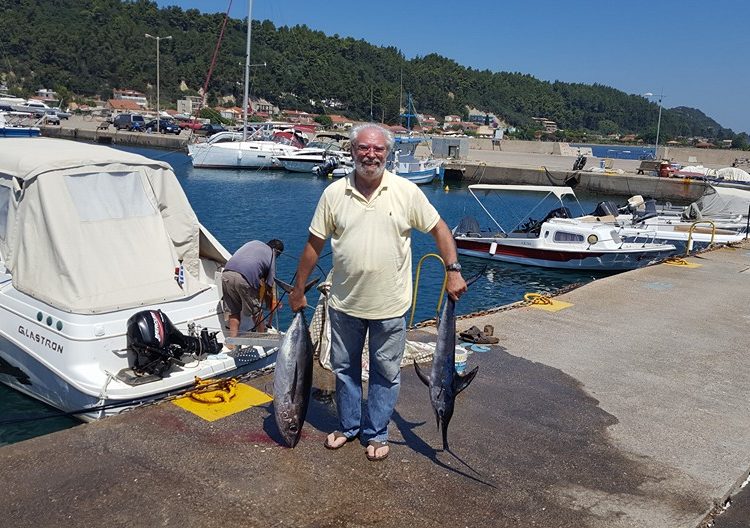 Τα ψάρεψε δεν… τα αγόρασε