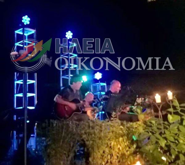 Ο κήπος του “Αίθριον” “ζωντάνεψε” υπό τους ήχους του Μπάμπη Στόκα