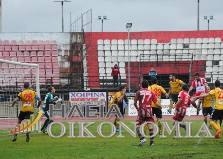 Αιχμές: Να παραιτηθεί, αφού έχει μείνει μόνος!