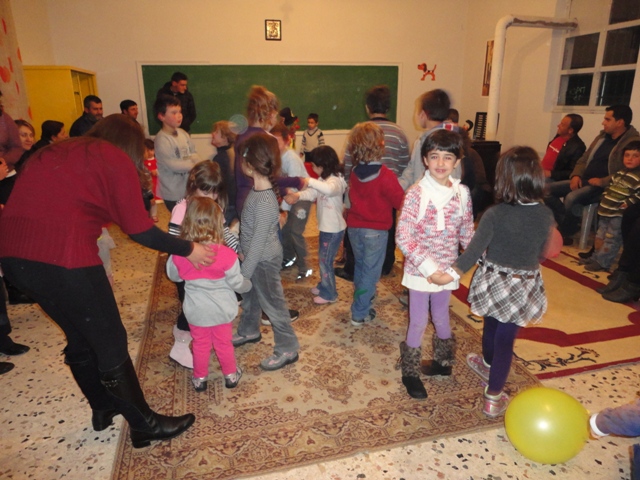 Χριστουγεννιάτικη γιορτή στην Αχλαδινή Αρχ. Ολυμπίας: Πρωταγωνιστές τα παιδιά