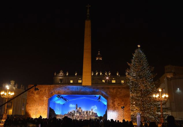 Εντυπωσιακές εικόνες από τους εορτασμούς των Χριστουγέννων σε όλο τον πλανήτη!