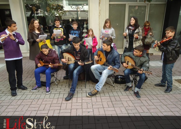 Γιορτινές στιγμές με κάλαντα στον Πύργο