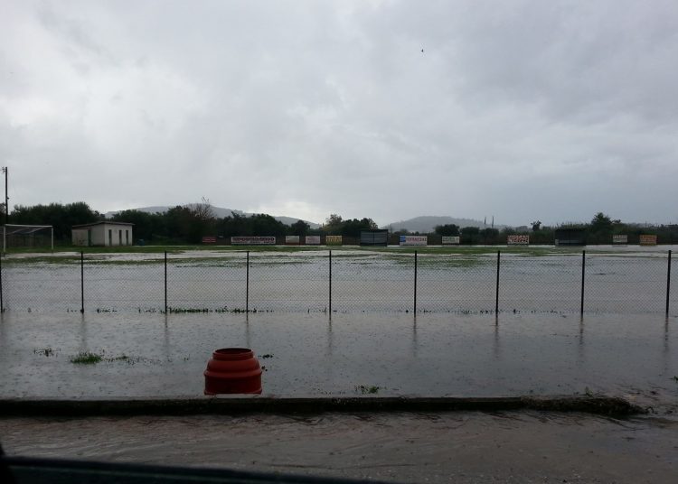 Λίμνη το γήπεδο στην Βροχίτσα Ηλείας