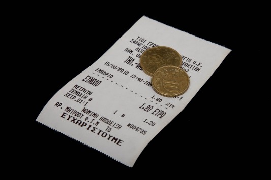 Χωρίς εξαιρέσεις η υποχρέωση ανάρτησης πινακίδας για τις αποδείξεις