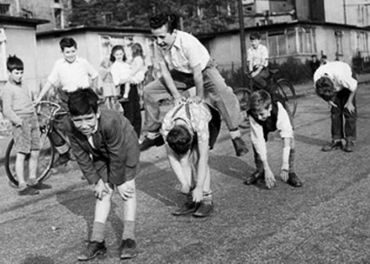Παιχνίδια μιας άλλης εποχής (Γράφει η Κατερίνα Αναγνωστοπούλου-Σωτηροπούλου)