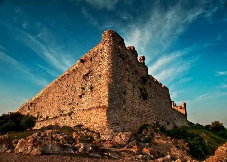 Χλεμούτσι : Το Επιβλητικό Κάστρο Της Ηλείας