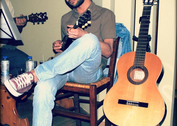 Live Με Τον Δημήτρη Μπάκουλη Στο Μεζεδοπωλείο » Η 1 Δραχμή». Πέμπτη 30/05/13. Δείτε Φωτογραφίες